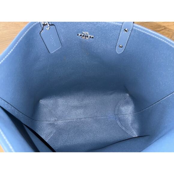 Coach Reversible City Tote with Beach Umbrella Print - Picture 8 of 12